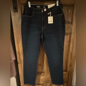 Ana Mid Curvy Jeans